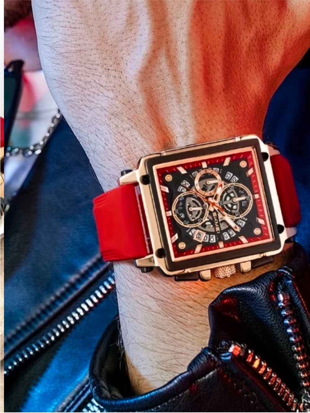 MEN'S RED QUARTZ WATCH, CHRONOGRAPH WITH DATE DISPLAY AND LUMINOUS HANDS